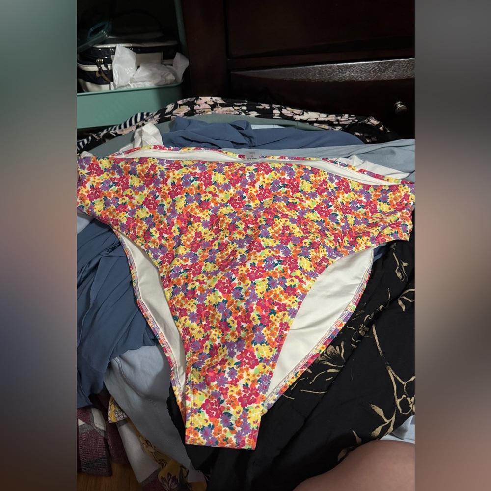 NWT Old Navy Multicolor Floral Bikini Bottom